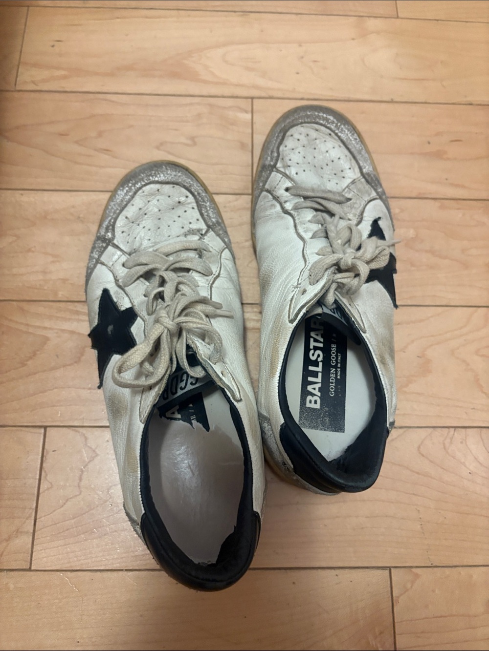Golden Goose Men's White Leather Sneakers with Black Star